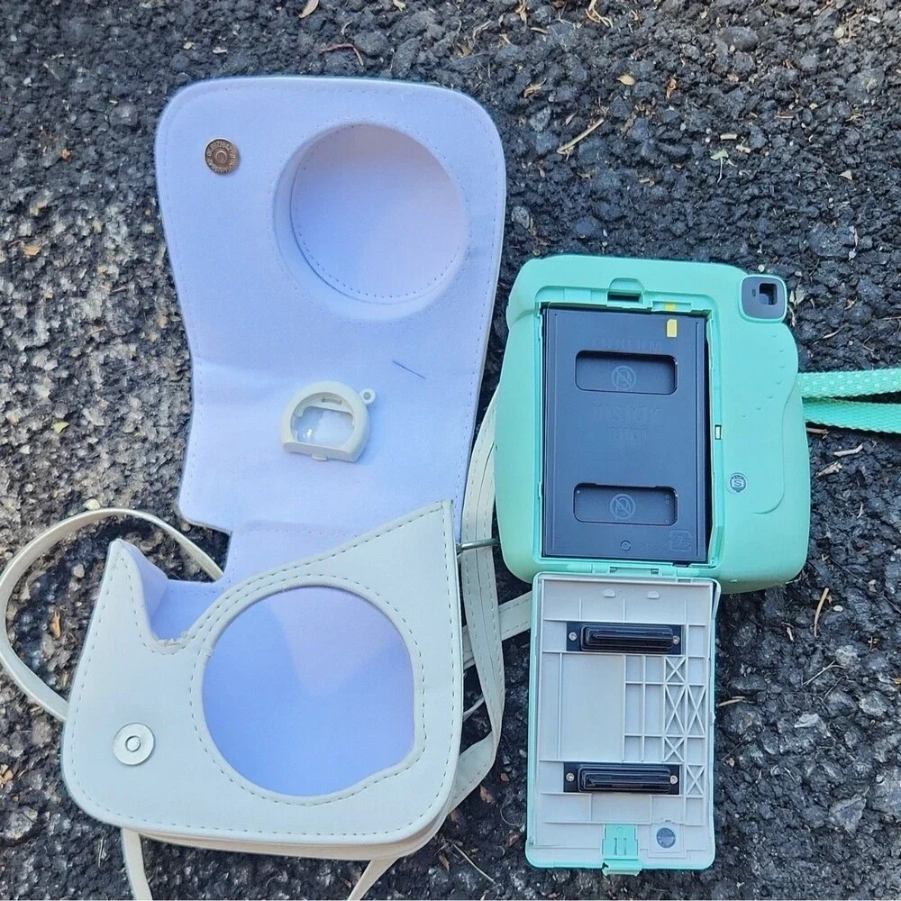 Fujifilm Instax Mini 9 Camera with Case Mint Green